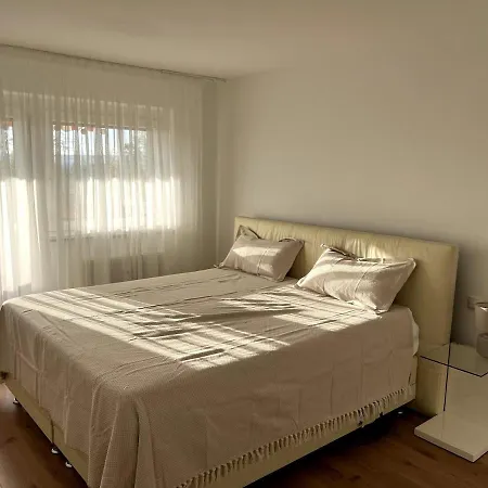 Schoene Wohnung, Super Lage, Fantastischer Ausblick Apartmán